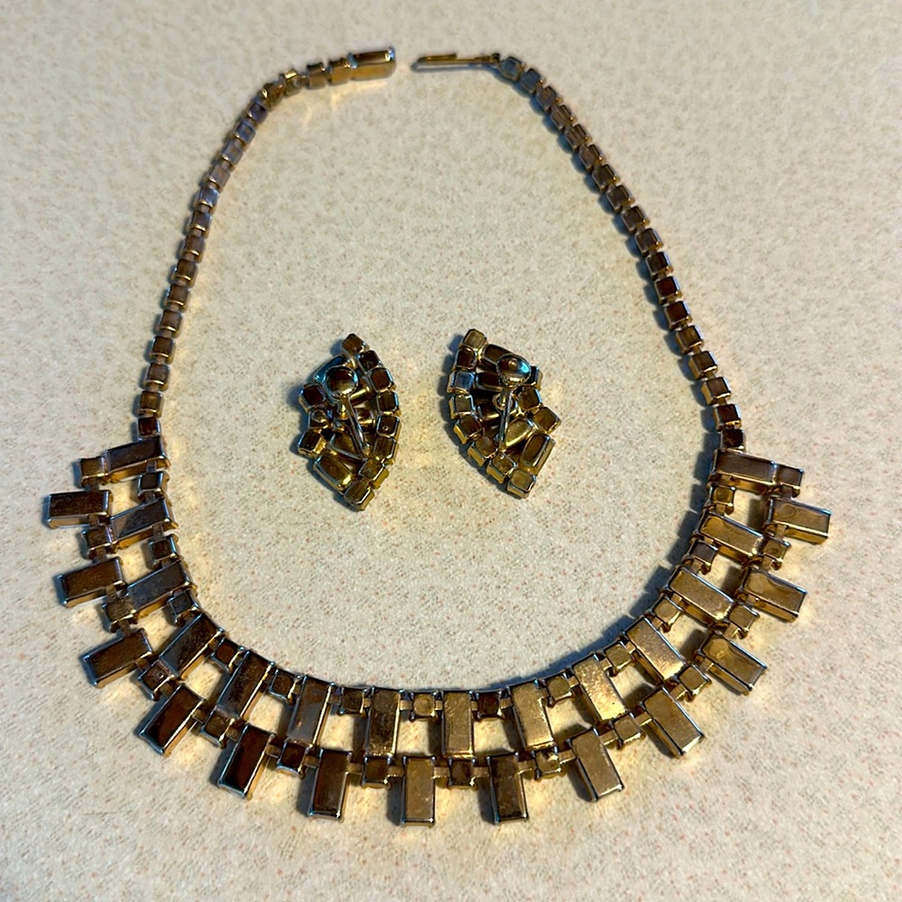 Vintage gold tone milk-glass rhinestone necklace and screw back earrings… - Picture 6 of 7